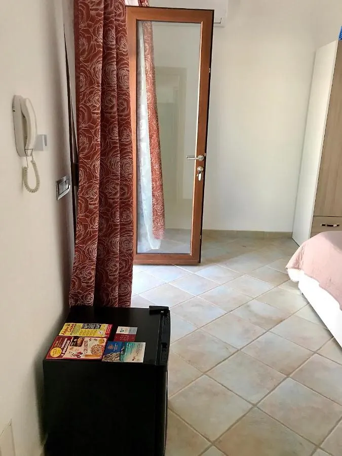 *** Gasthuis Villa Bianca Bb E Apartments Àrbatax Italië
