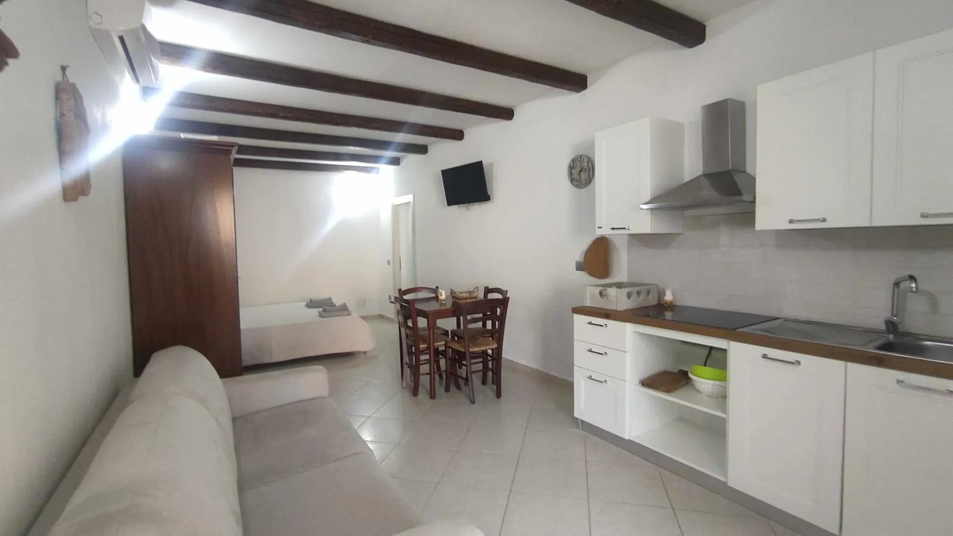 Villa Bianca Bb E Apartments Àrbatax 3*,  Italië