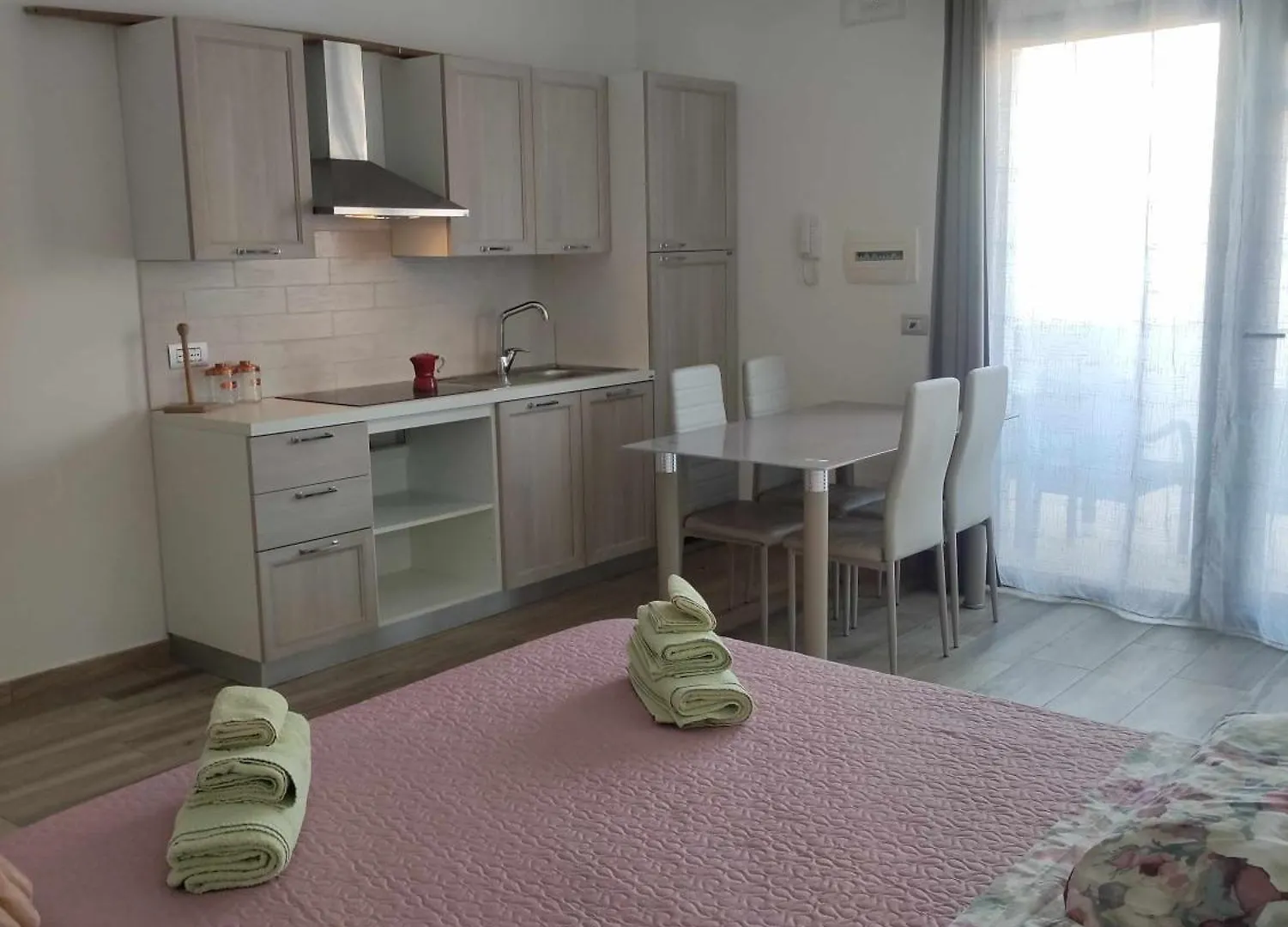 Villa Bianca Bb E Apartments 아르바탁스